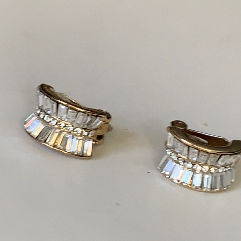 Vintage clip crystal earings